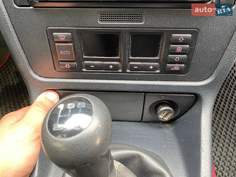 Седан Audi A4 1996 в Львові