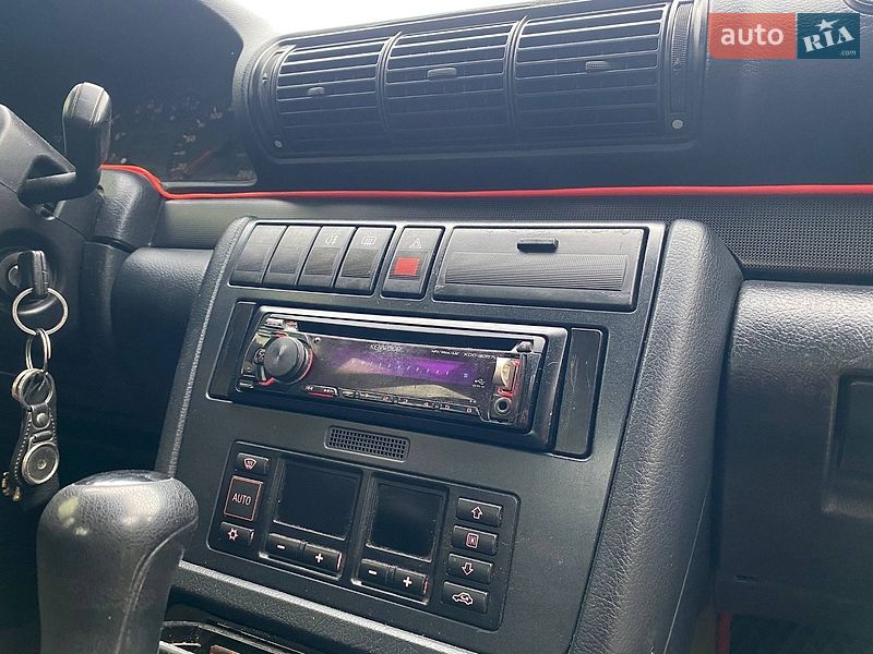 Седан Audi A4 1996 в Львові