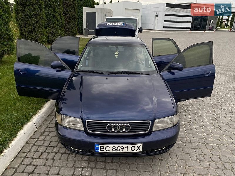 Седан Audi A4 1996 в Львові