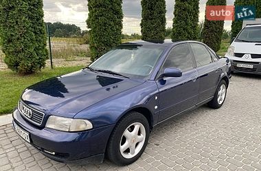 Седан Audi A4 1996 в Львові