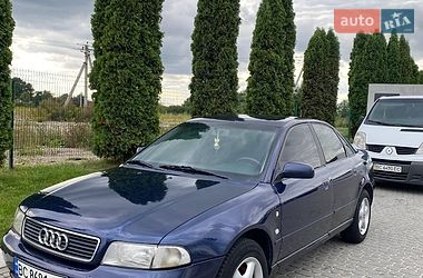 Седан Audi A4 1996 в Львові