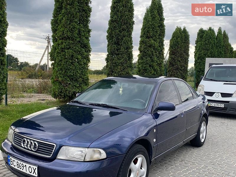 Седан Audi A4 1996 в Львові