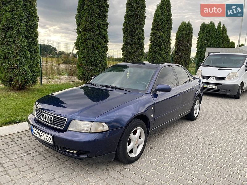 Седан Audi A4 1996 в Львові