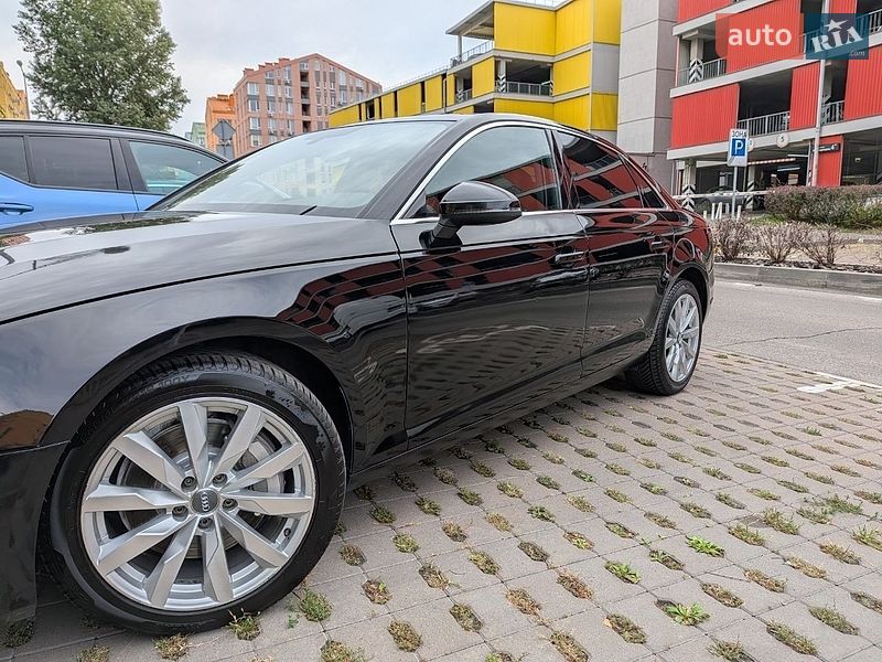 Седан Audi A4 2017 в Киеве