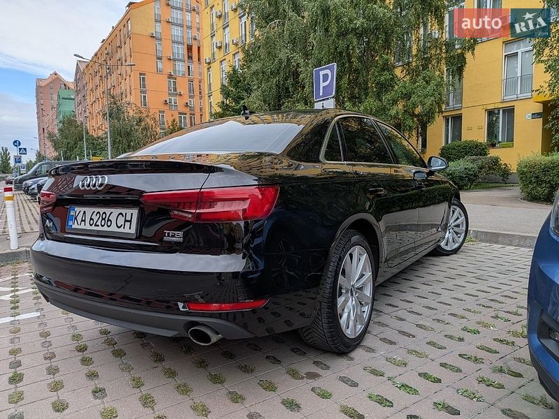 Седан Audi A4 2017 в Киеве