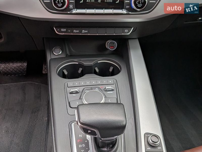 Седан Audi A4 2017 в Киеве