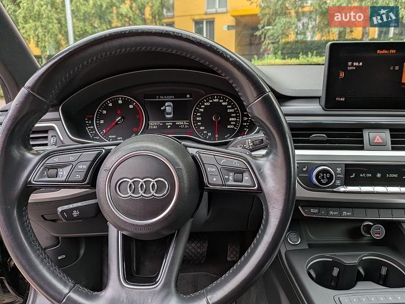Седан Audi A4 2017 в Киеве