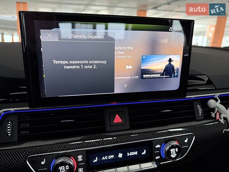 Седан Audi A4 2023 в Києві