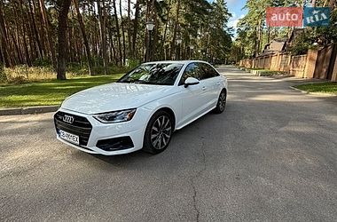 Седан Audi A4 2023 в Чернигове