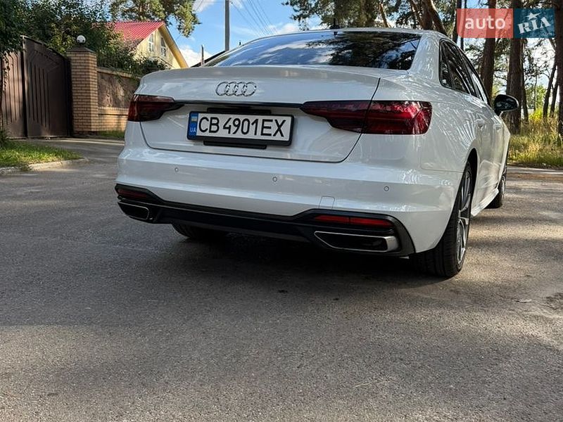 Седан Audi A4 2023 в Чернигове