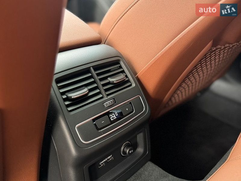 Седан Audi A4 2021 в Києві