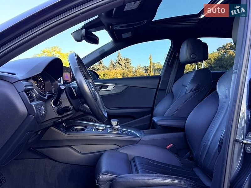 Седан Audi A4 2016 в Одессе