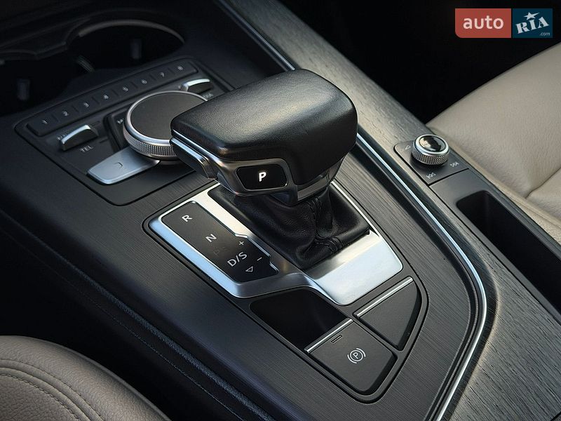 Седан Audi A4 2017 в Виннице