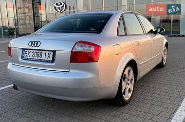 Седан Audi A4 2004 в Рівному