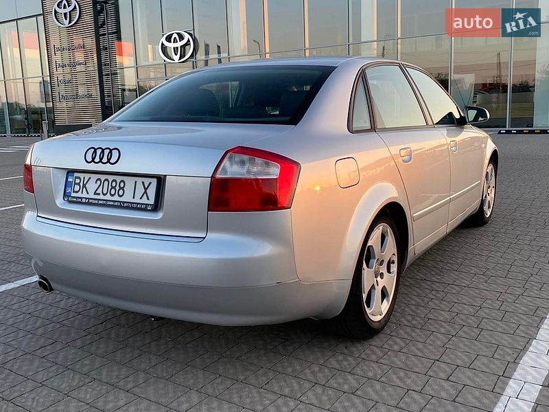 Седан Audi A4 2004 в Рівному
