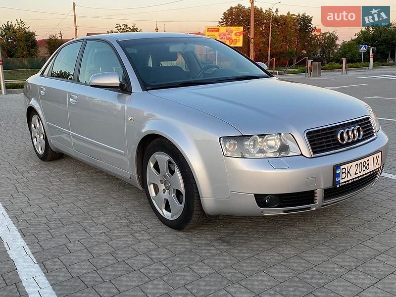 Седан Audi A4 2004 в Рівному