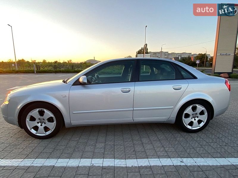 Седан Audi A4 2004 в Рівному