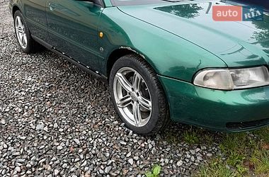 Универсал Audi A4 1997 в Яворове