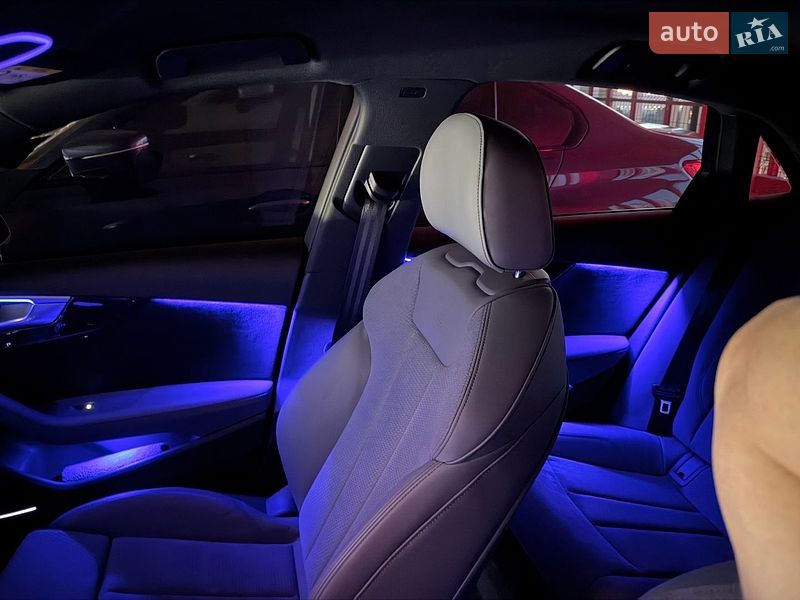 Седан Audi A4 2023 в Києві