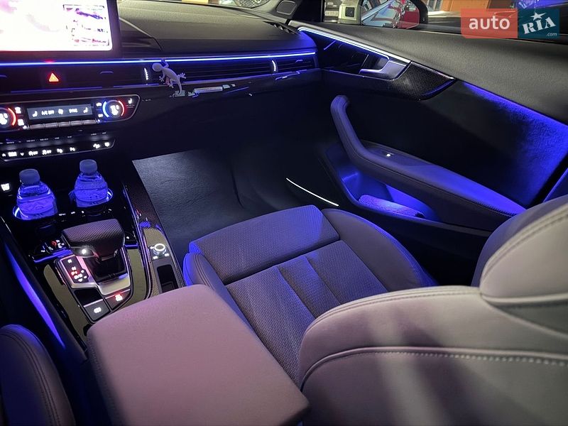 Седан Audi A4 2023 в Києві