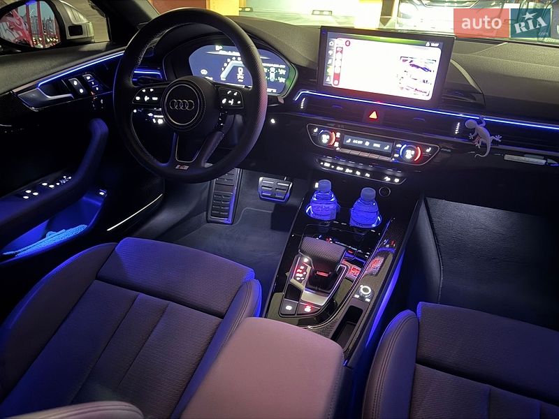 Седан Audi A4 2023 в Києві