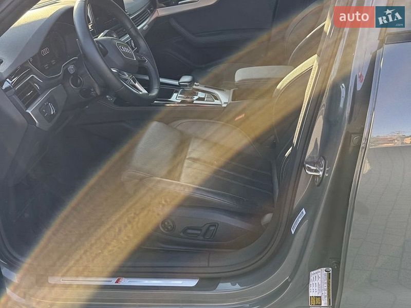 Седан Audi A4 2023 в Львові