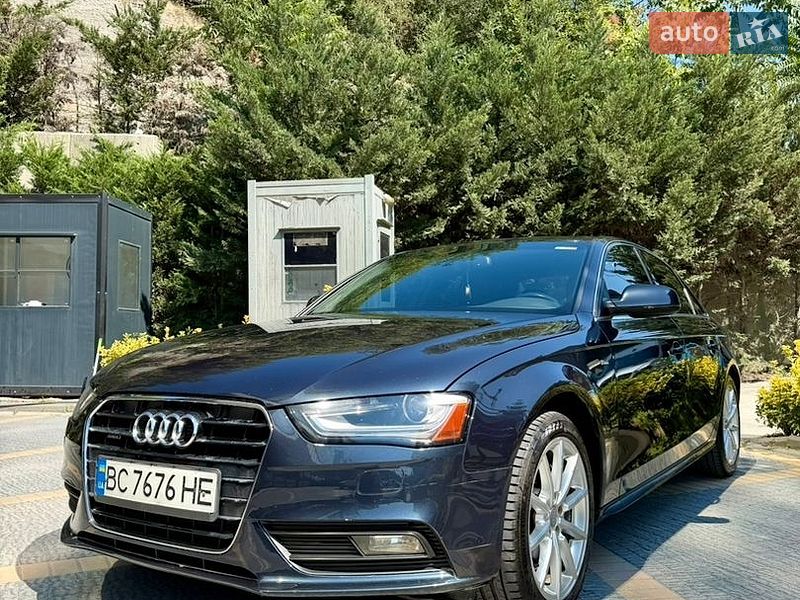 Седан Audi A4 2013 в Львові