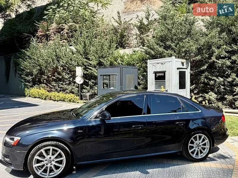 Седан Audi A4 2013 в Львові