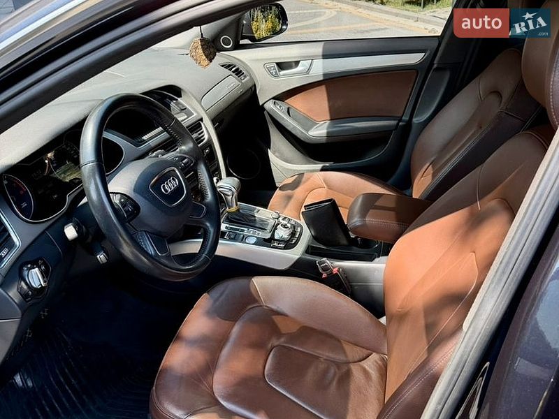 Седан Audi A4 2013 в Львові