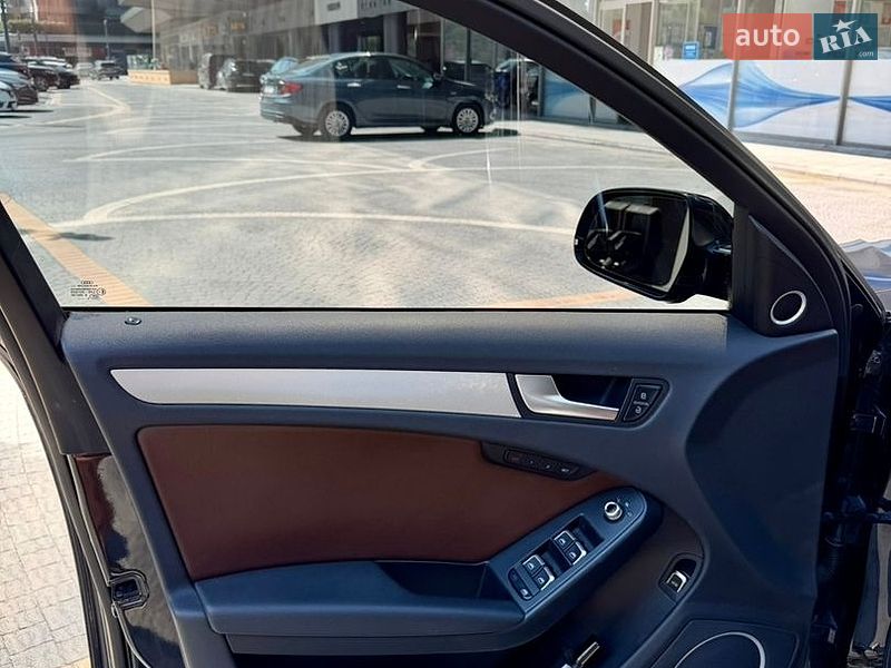 Седан Audi A4 2013 в Львові