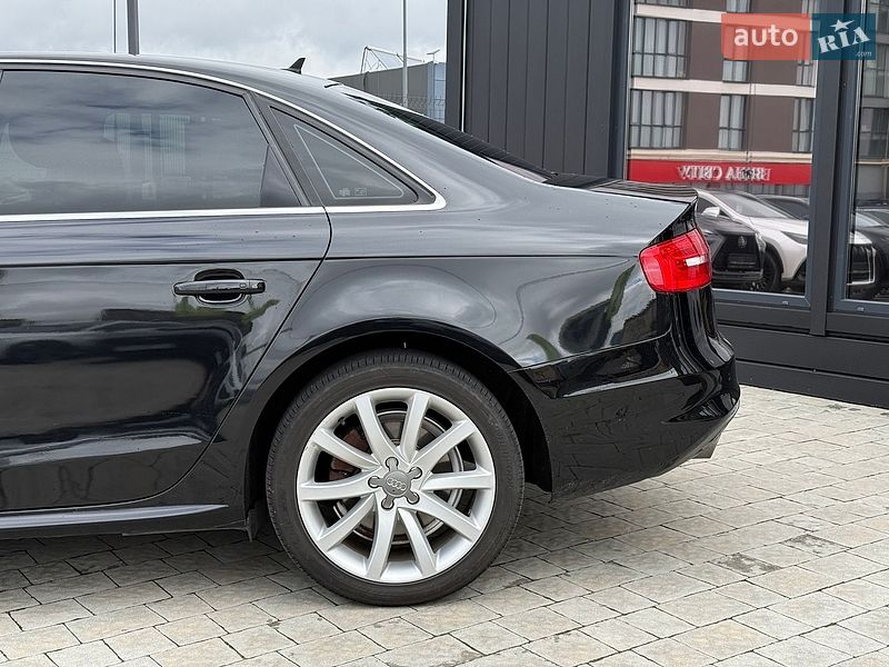 Седан Audi A4 2014 в Львові