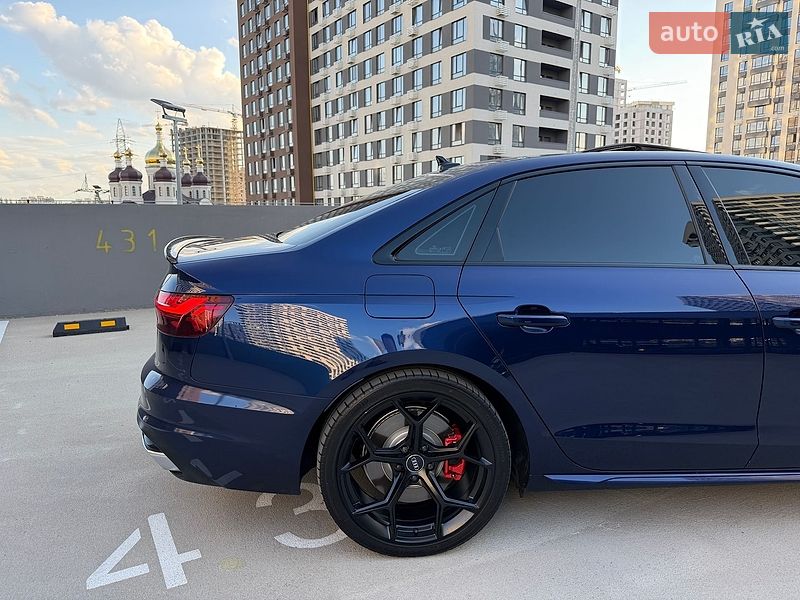 Седан Audi A4 2021 в Києві