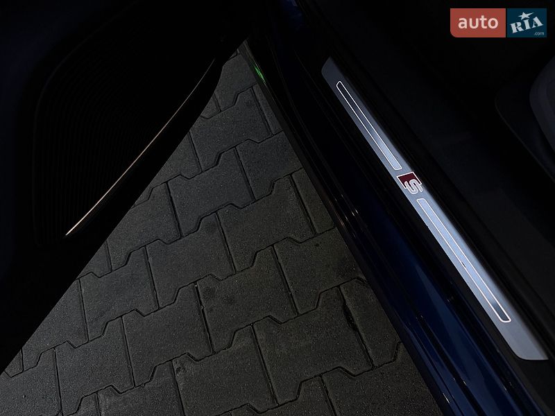 Седан Audi A4 2021 в Києві