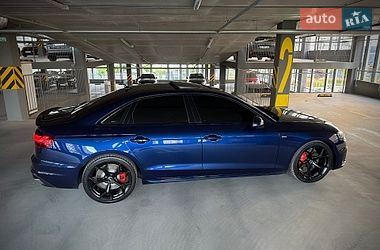 Седан Audi A4 2021 в Києві