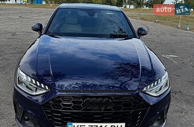 Седан Audi A4 2021 в Кам'янському