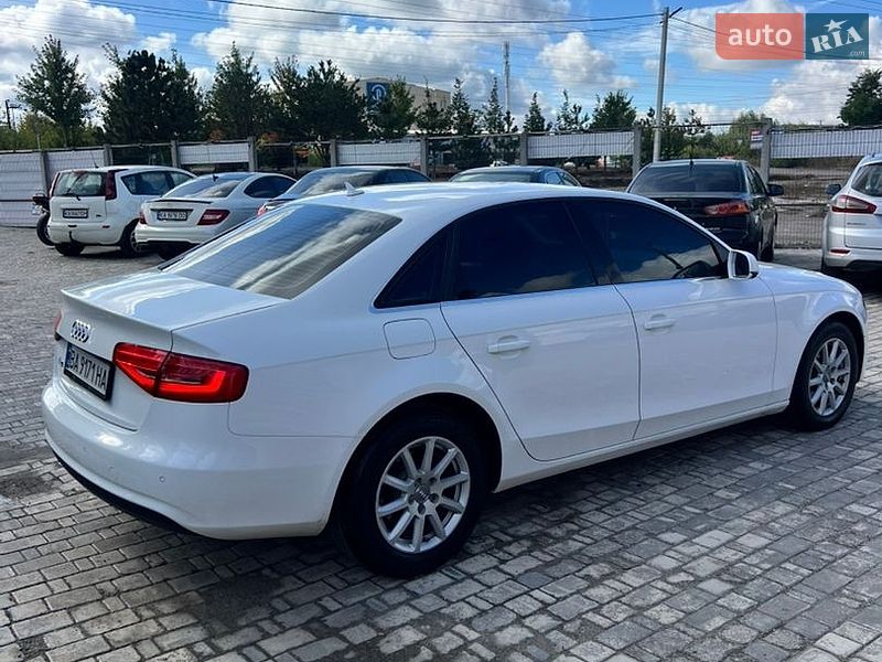 Седан Audi A4 2012 в Софіївській Борщагівці