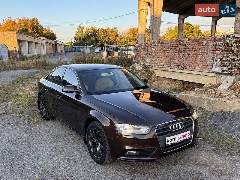 Седан Audi A4 2012 в Вінниці
