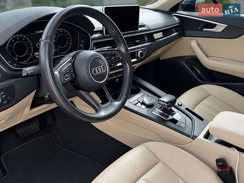 Седан Audi A4 2016 в Ивано-Франковске