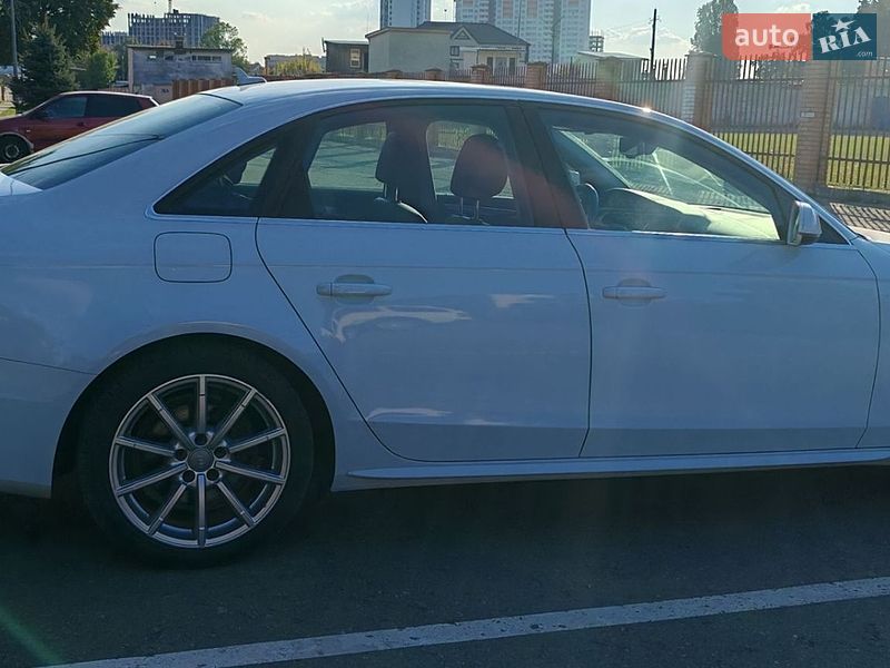 Седан Audi A4 2014 в Киеве