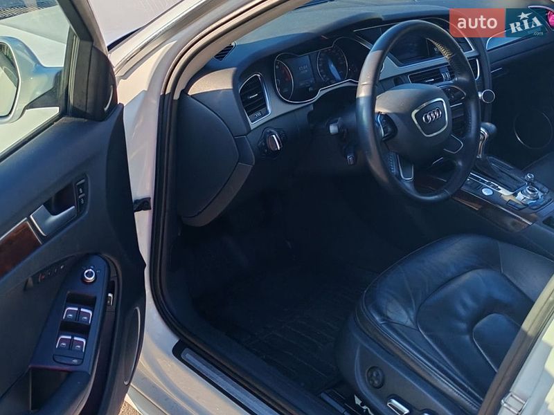 Седан Audi A4 2014 в Киеве