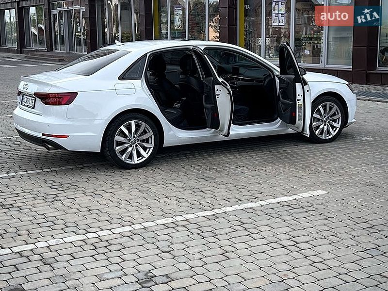 Седан Audi A4 2016 в Івано-Франківську