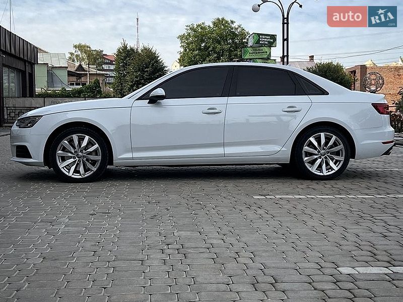 Седан Audi A4 2016 в Івано-Франківську