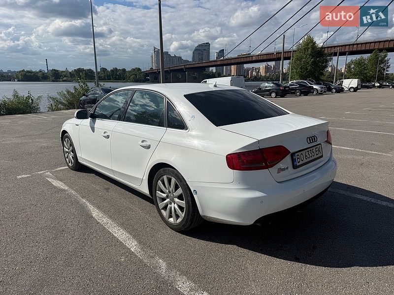 Седан Audi A4 2011 в Києві