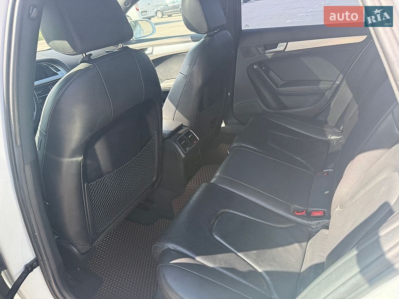 Седан Audi A4 2011 в Києві