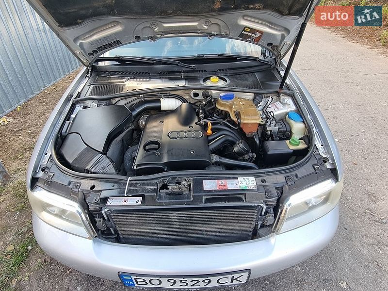 Седан Audi A4 1999 в Теофиполе