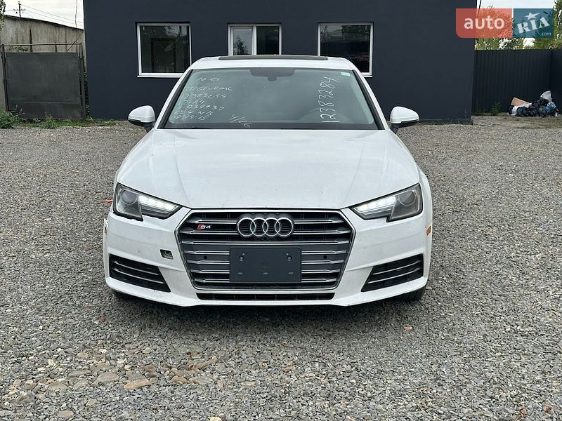 Седан Audi A4 2016 в Виноградове