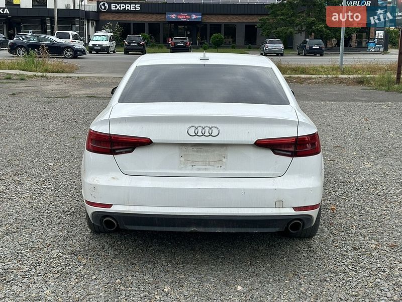 Седан Audi A4 2016 в Виноградове