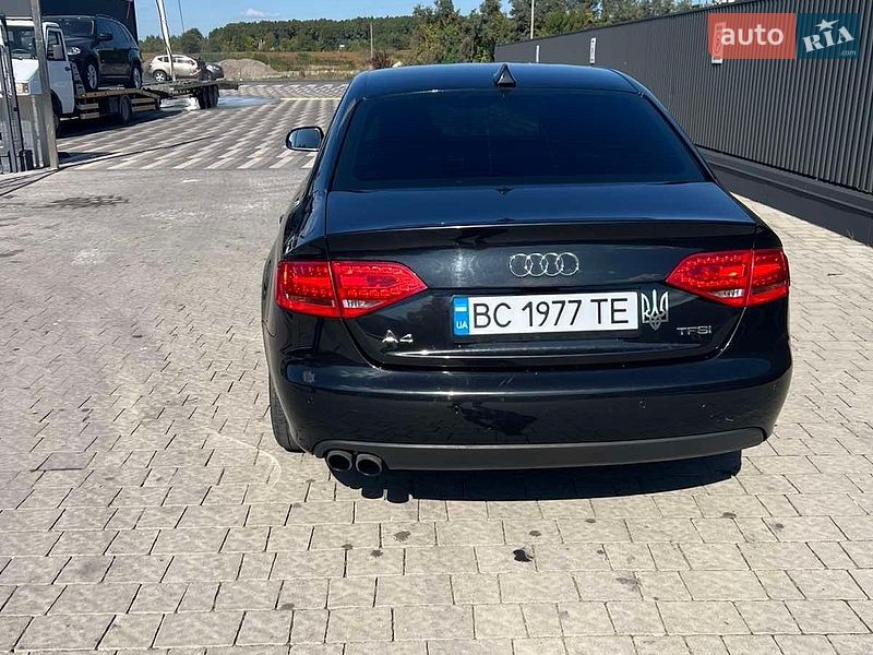 Седан Audi A4 2011 в Львові