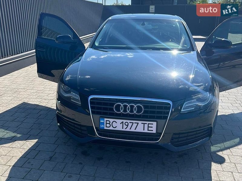 Седан Audi A4 2011 в Львові