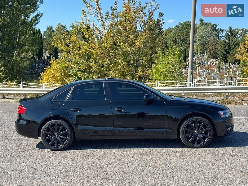 Седан Audi A4 2012 в Умані